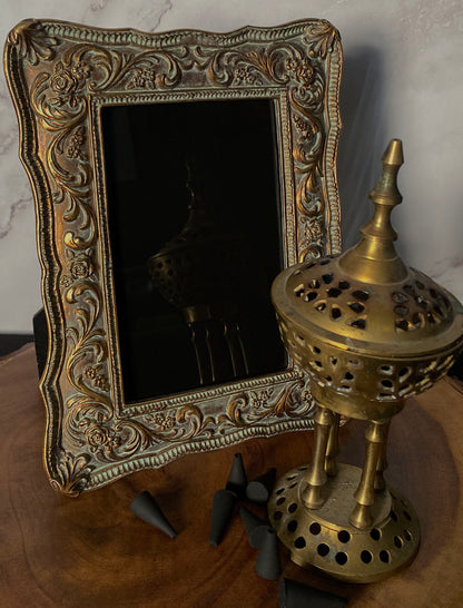 Framed Scrying Mirrors